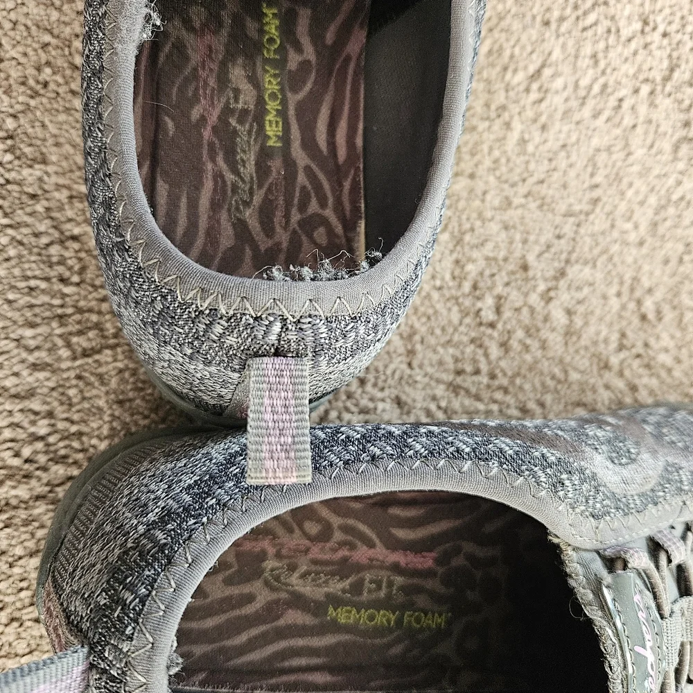 Skechers Women's Gray Knit Sneakers size 6 - Picture 4 of 6